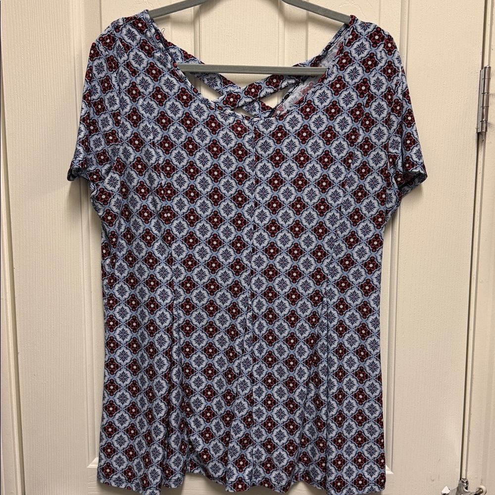 Roz & Ali Geometric Blue and Red Short Sleeve Top